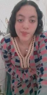 A horny Egyptian woman takes off her abaya and films her boobs and body for her lover.